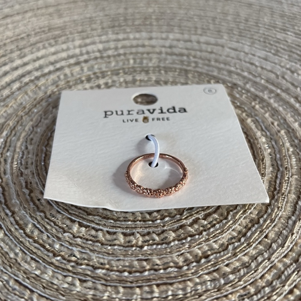 Pura Vida Rose Gold Flordal Stacking Ring
NWT
Size 6 - Picture 2 of 4